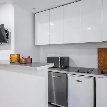 Appartement Avec Terrasse #sacrecoeur #montmartre - Ii *